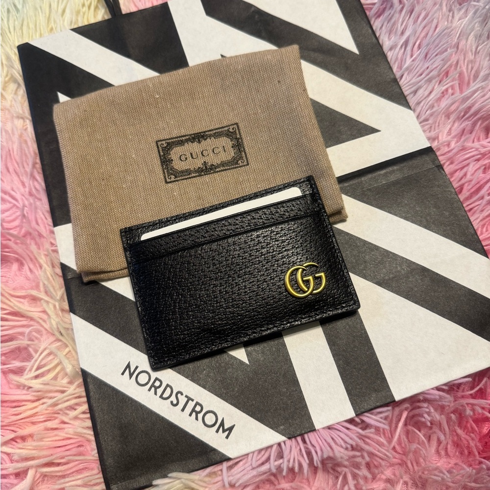 Gucci money clip never used display